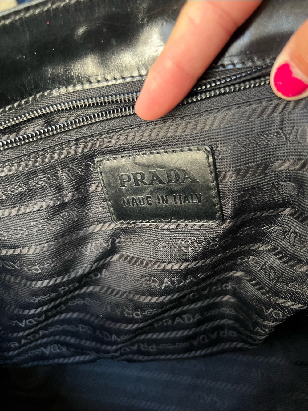 Prada Bag - Picture 5 of 16